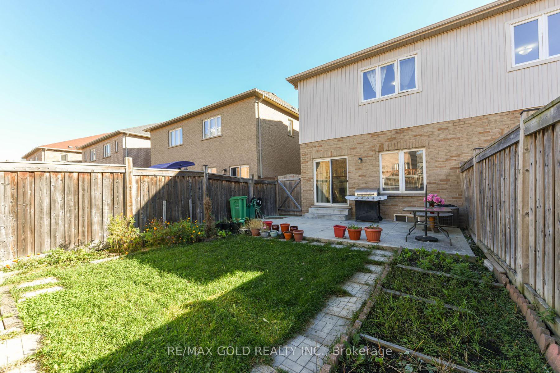 Photo 38 of 86 Crumlin Crescent, Brampton, Credit Valley — HOMEH
