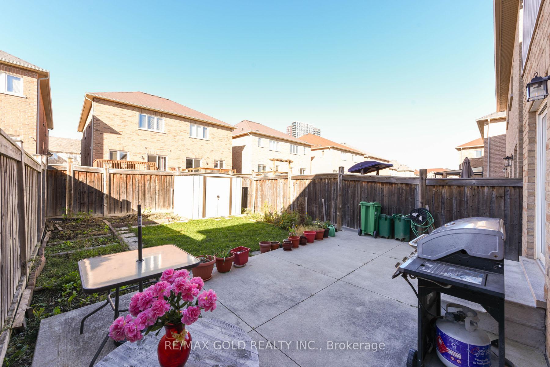 Photo 39 of 86 Crumlin Crescent, Brampton, Credit Valley — HOMEH