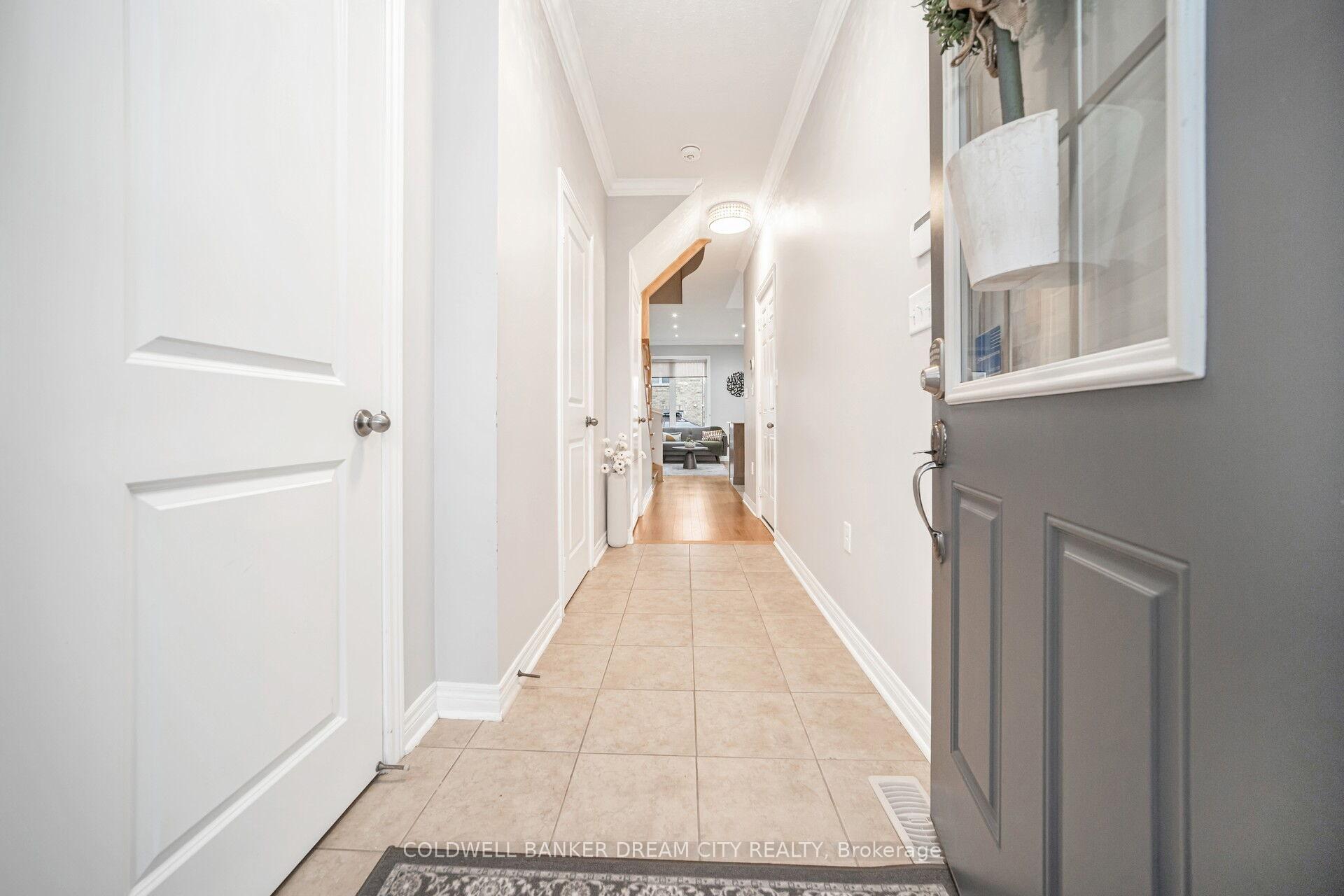 Photo 3 of 14 Ivor Crescent, Brampton, Northwest Brampton — HOMEH