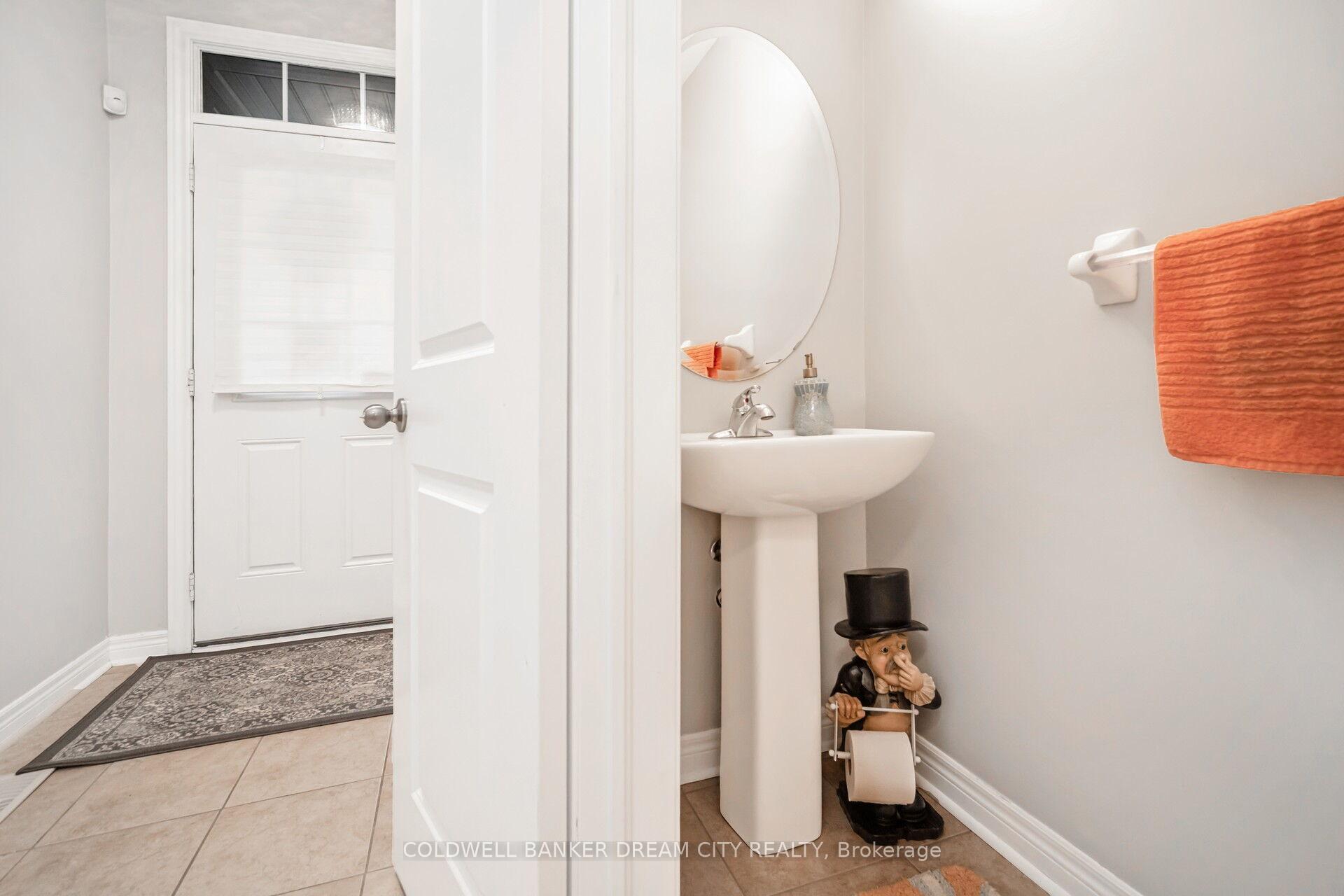 Photo 4 of 14 Ivor Crescent, Brampton, Northwest Brampton — HOMEH