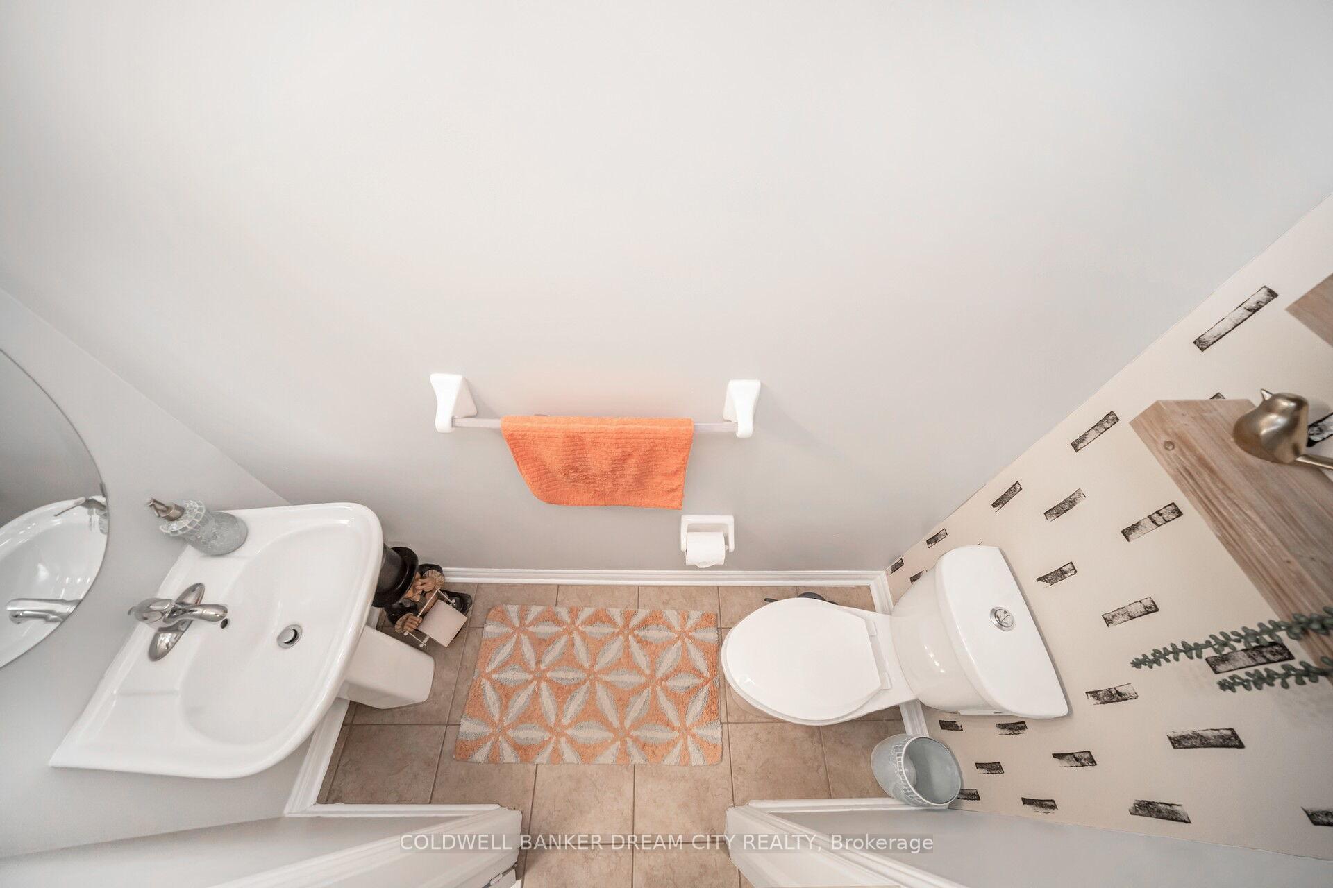 Photo 5 of 14 Ivor Crescent, Brampton, Northwest Brampton — HOMEH
