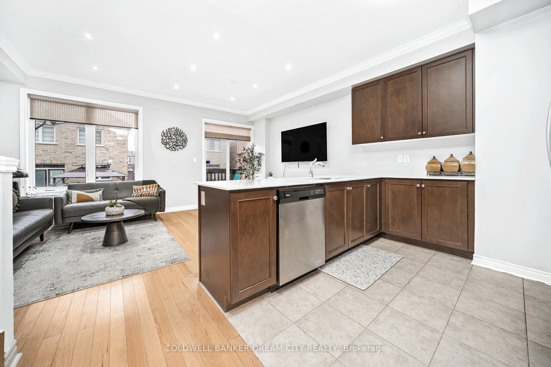 Photo 9 of 14 Ivor Crescent, Brampton, Northwest Brampton — HOMEH