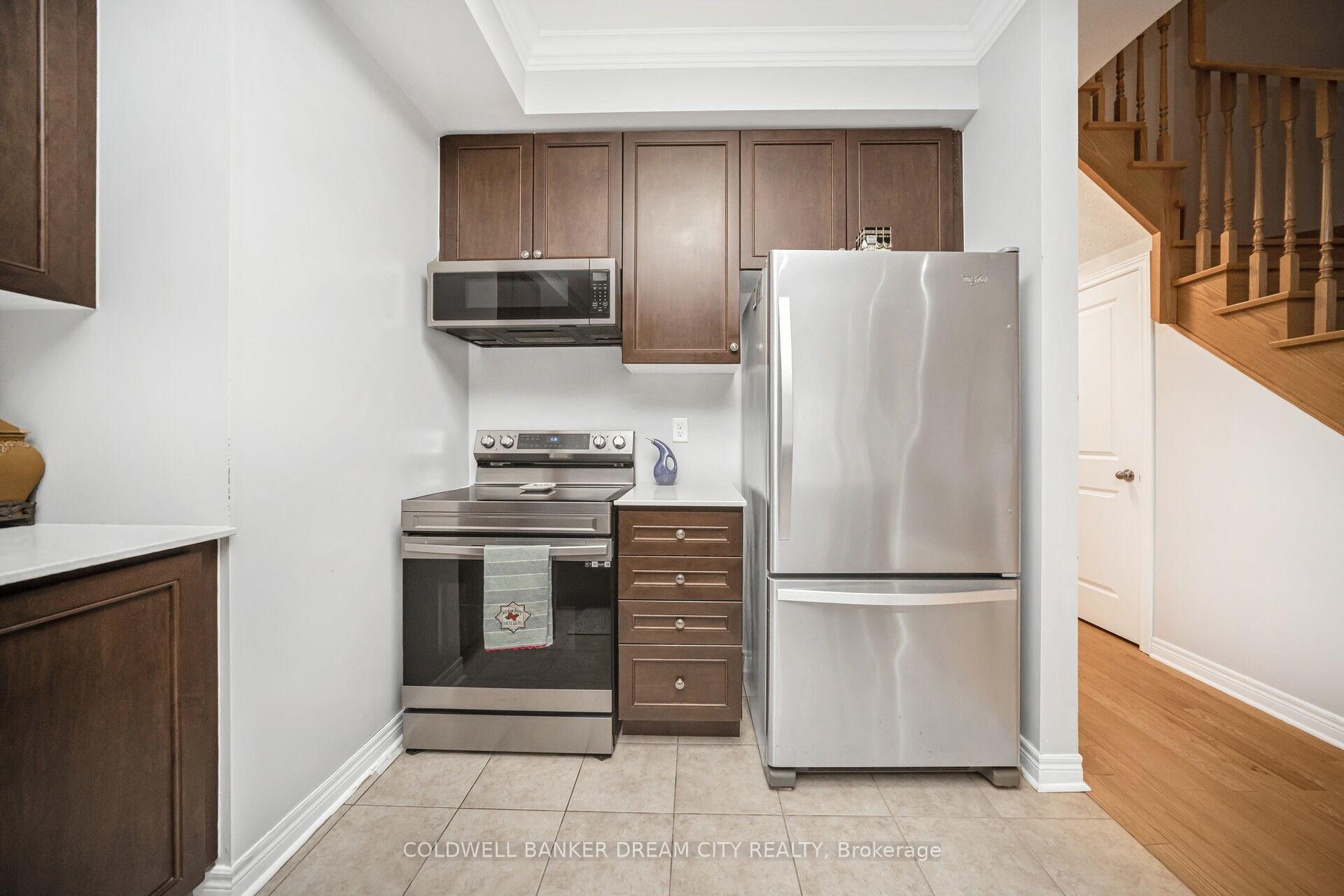 Photo 16 of 14 Ivor Crescent, Brampton, Northwest Brampton — HOMEH