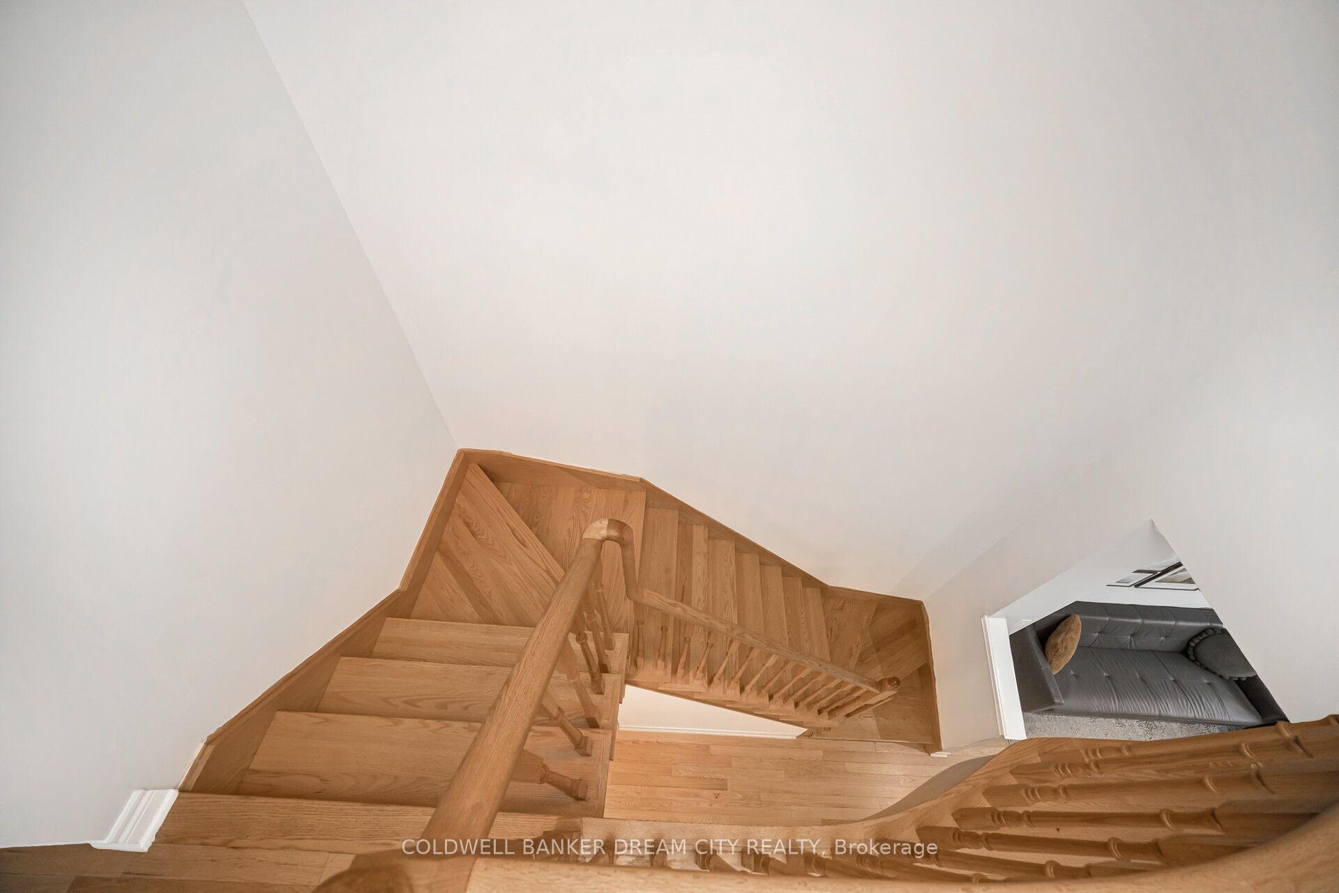 Photo 20 of 14 Ivor Crescent, Brampton, Northwest Brampton — HOMEH