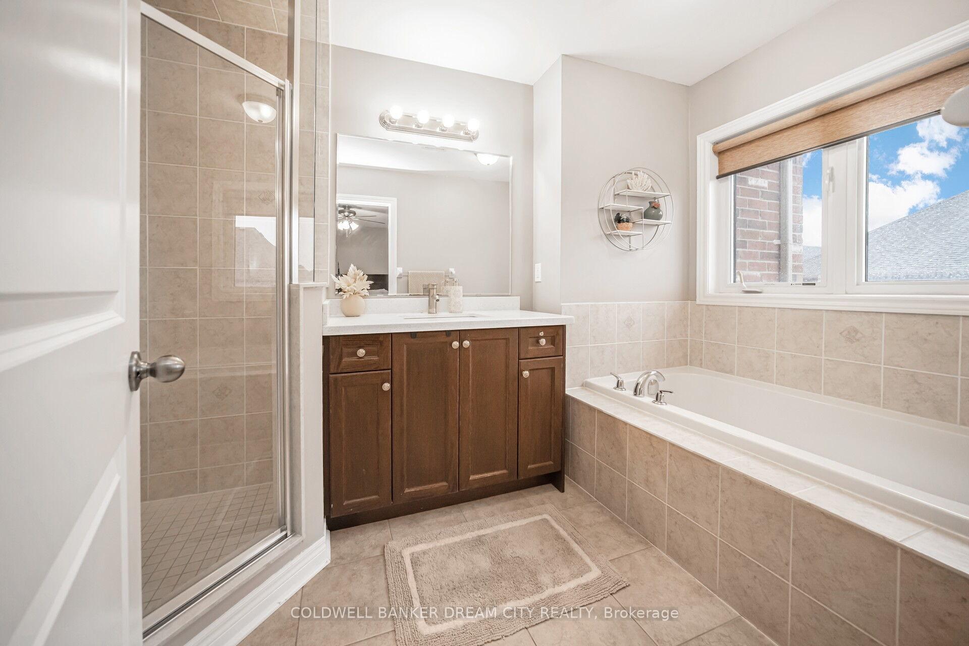 Photo 17 of 14 Ivor Crescent, Brampton, Northwest Brampton — HOMEH