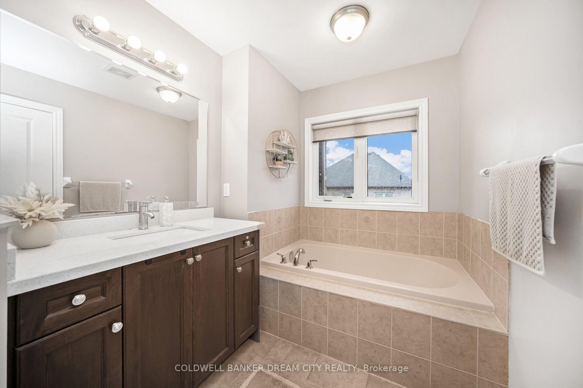 Photo 28 of 14 Ivor Crescent, Brampton, Northwest Brampton — HOMEH