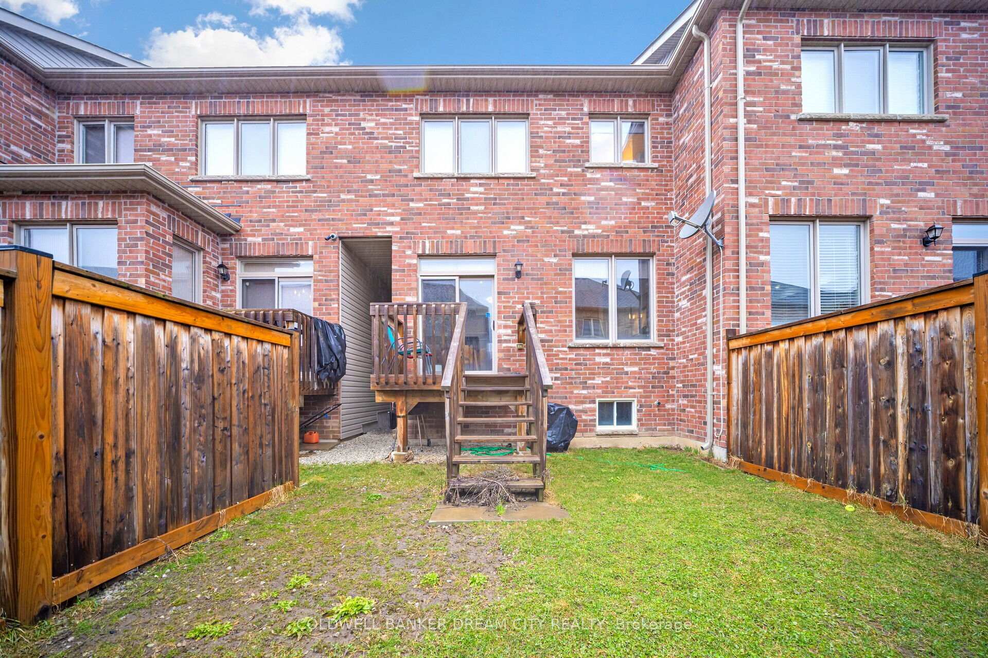 Photo 29 of 14 Ivor Crescent, Brampton, Northwest Brampton — HOMEH
