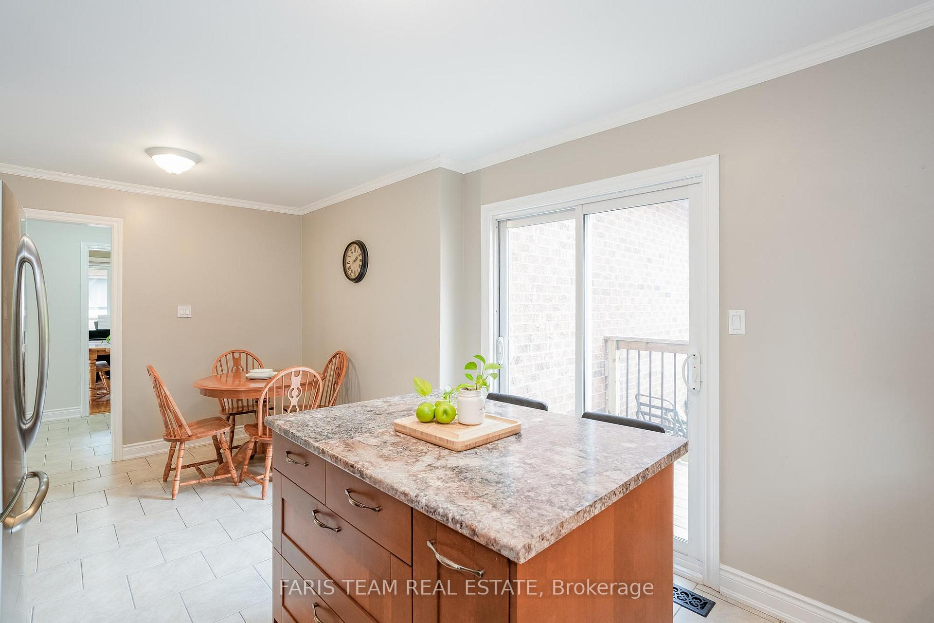 Photo 3 of 50 James Street, Barrie, Ardagh — HOMEH