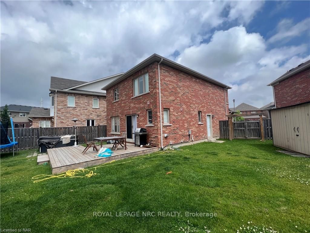 Photo 4 of 41 Colonel Lyall Street, St. Catharines, Secord Woods — HOMEH
