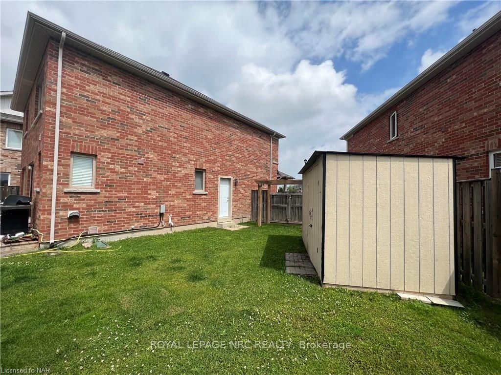 Photo 5 of 41 Colonel Lyall Street, St. Catharines, Secord Woods — HOMEH