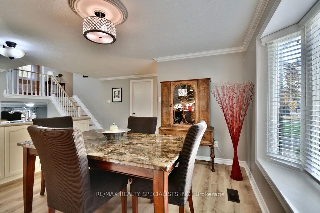 Photo 6 of 26 Doris Drive, Barrie, Allandale Heights — HOMEH