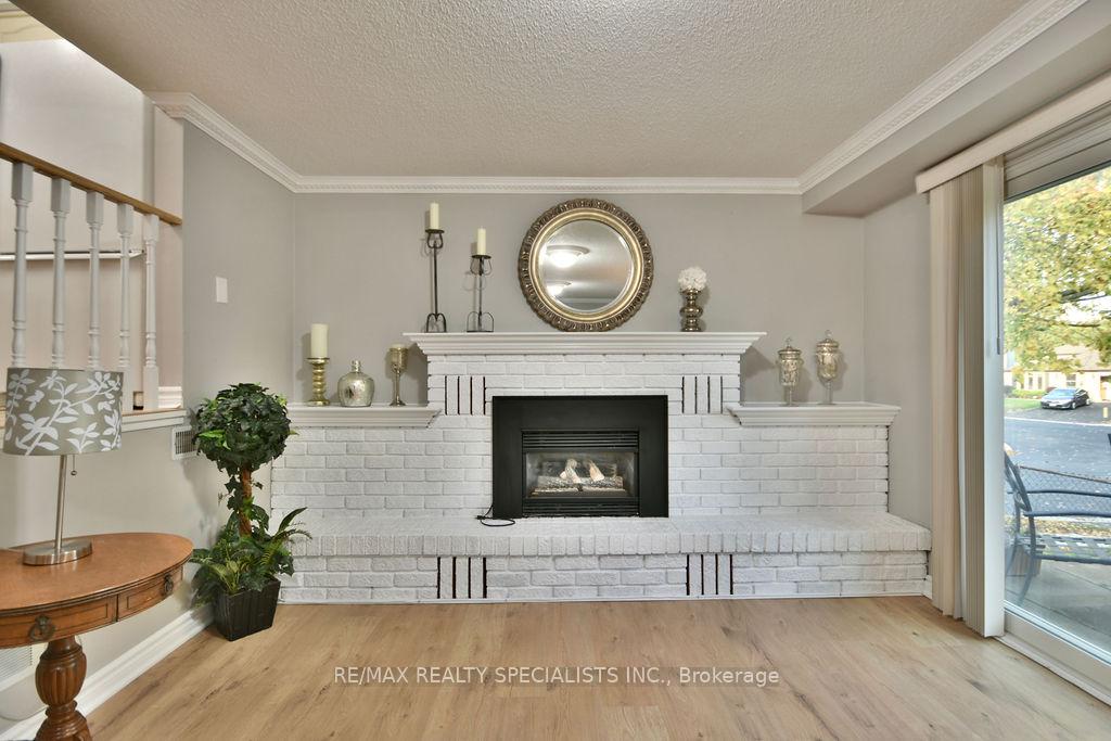 Photo 13 of 26 Doris Drive, Barrie, Allandale Heights — HOMEH