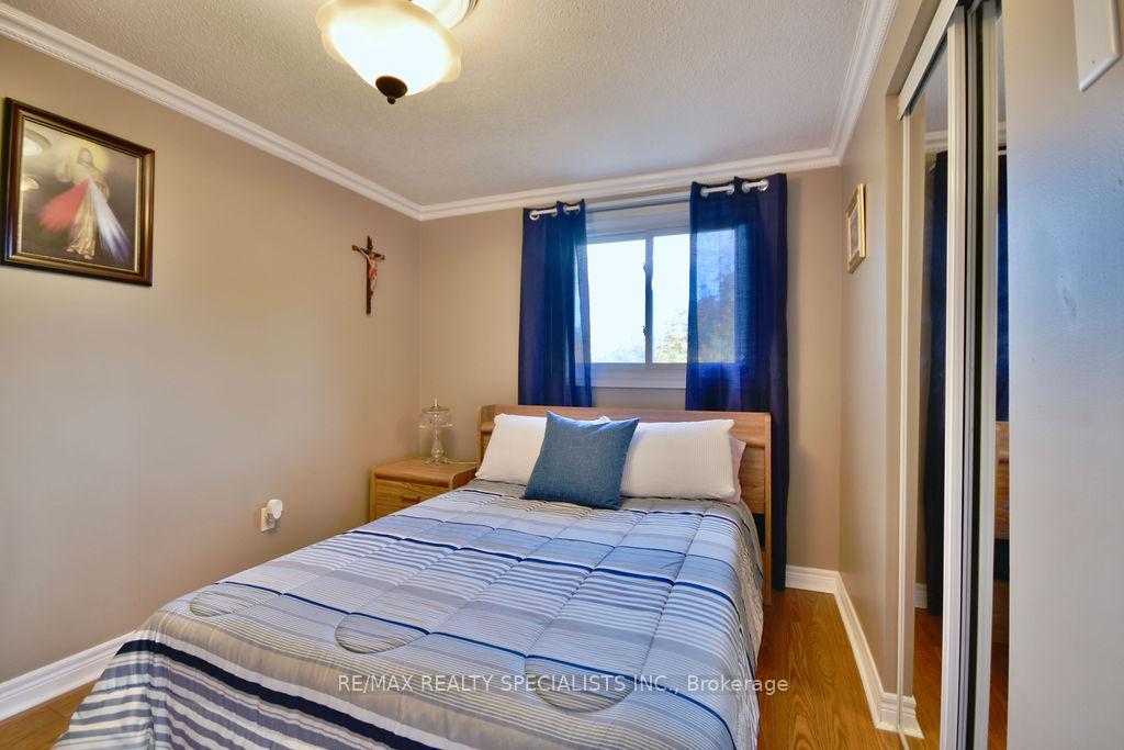 Photo 23 of 26 Doris Drive, Barrie, Allandale Heights — HOMEH