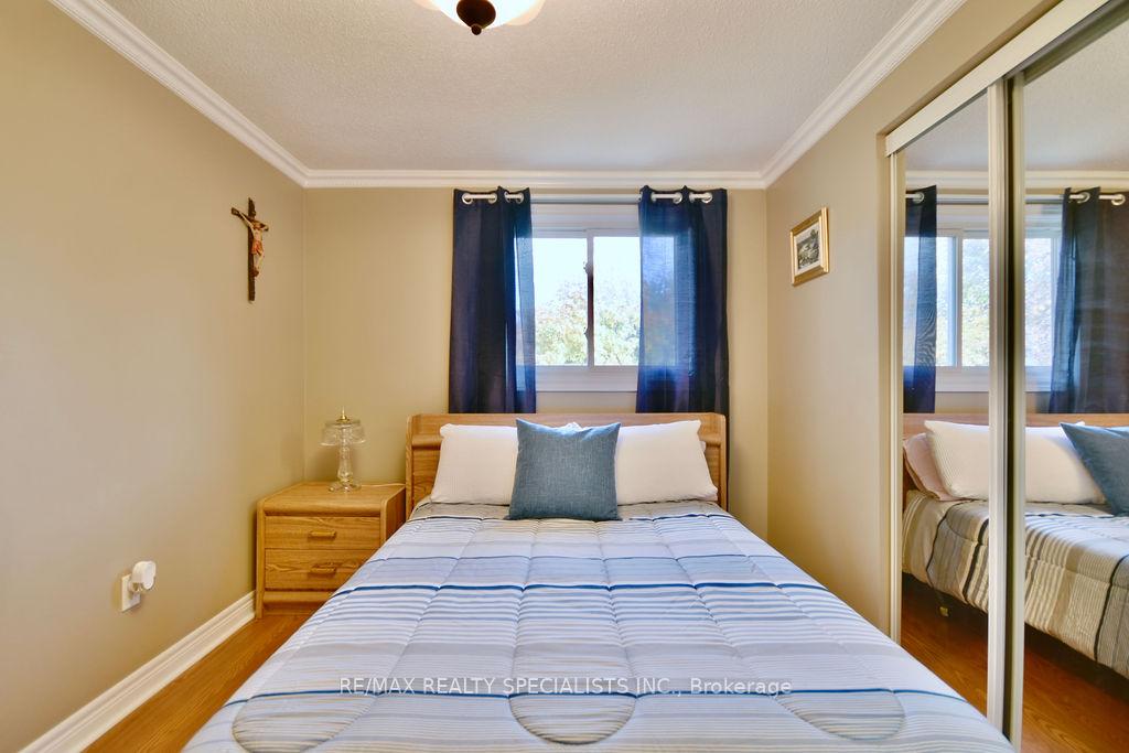 Photo 24 of 26 Doris Drive, Barrie, Allandale Heights — HOMEH