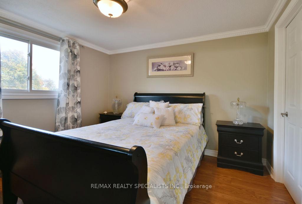 Photo 28 of 26 Doris Drive, Barrie, Allandale Heights — HOMEH