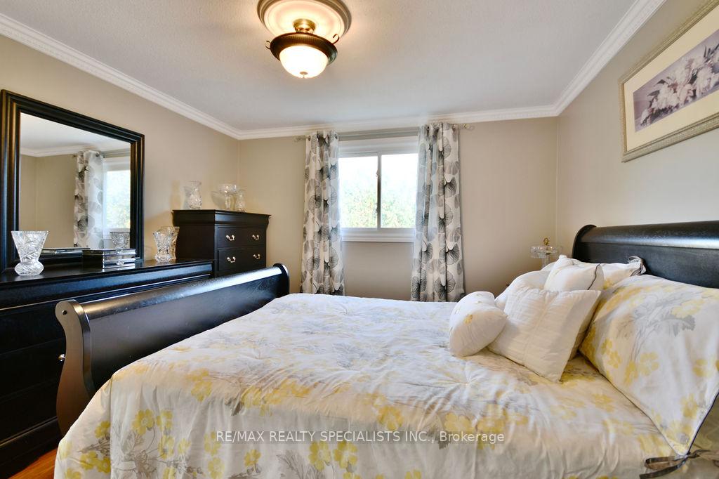 Photo 29 of 26 Doris Drive, Barrie, Allandale Heights — HOMEH