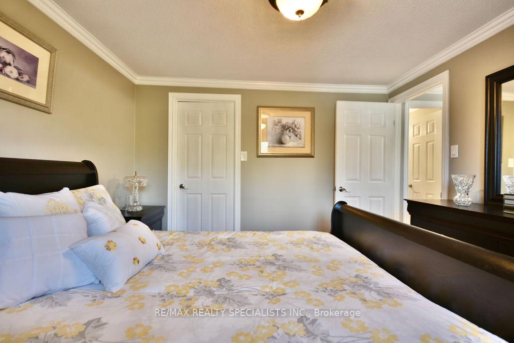 Photo 32 of 26 Doris Drive, Barrie, Allandale Heights — HOMEH