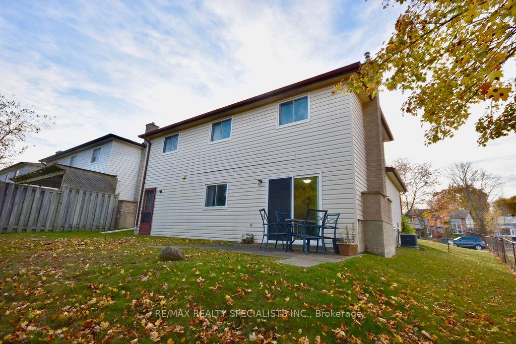 Photo 37 of 26 Doris Drive, Barrie, Allandale Heights — HOMEH