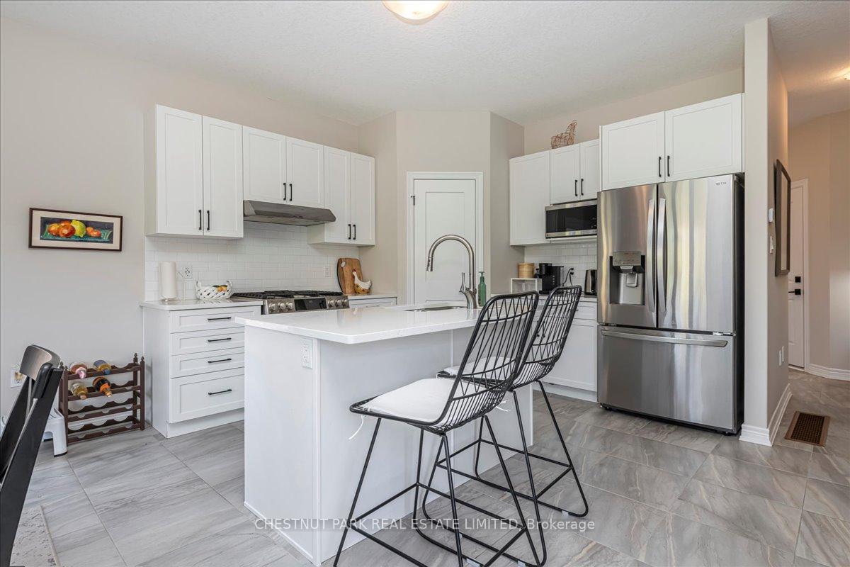 Photo 8 of 64 Foley Crescent, Collingwood — HOMEH