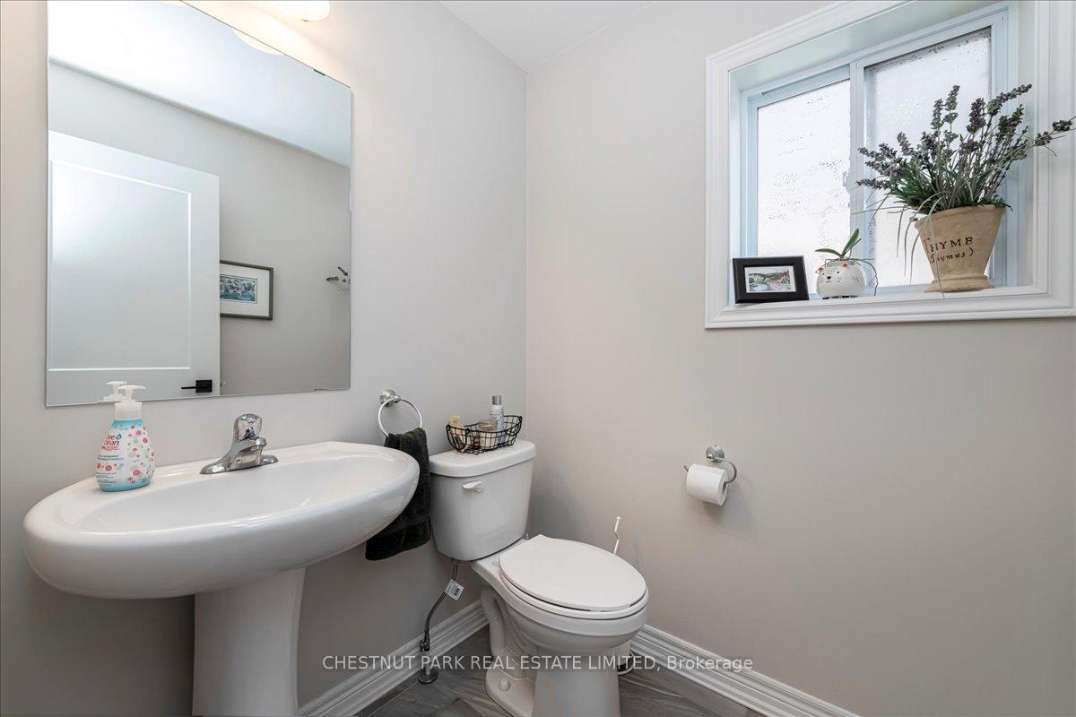 Photo 6 of 64 Foley Crescent, Collingwood — HOMEH