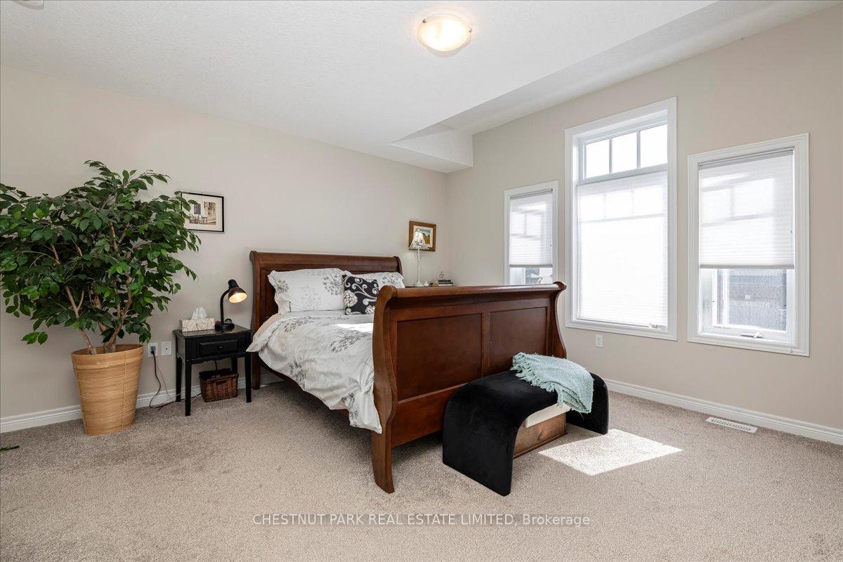 Photo 10 of 64 Foley Crescent, Collingwood — HOMEH