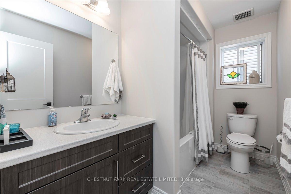 Photo 13 of 64 Foley Crescent, Collingwood — HOMEH
