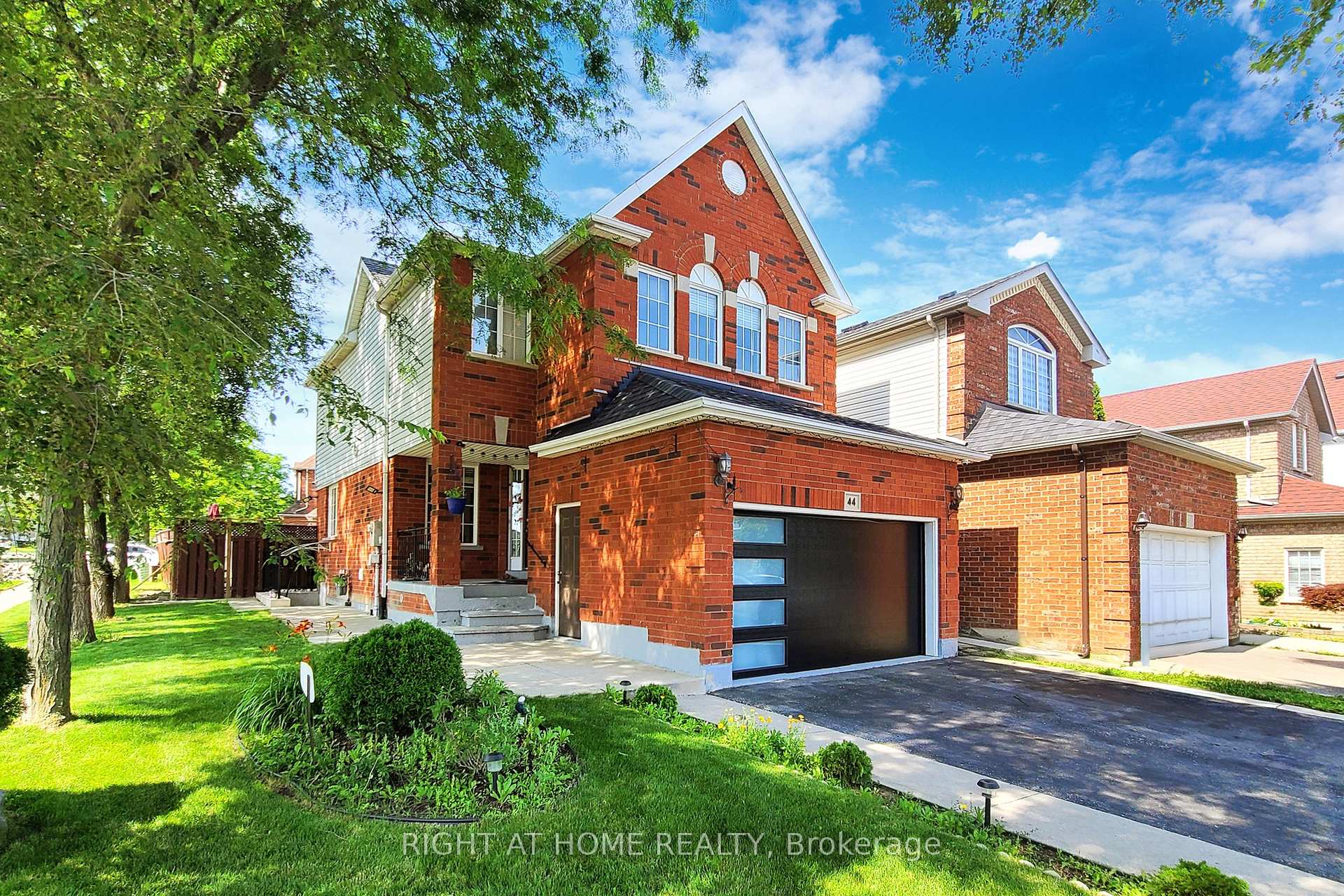 Front of 44 Ribbon Drive
