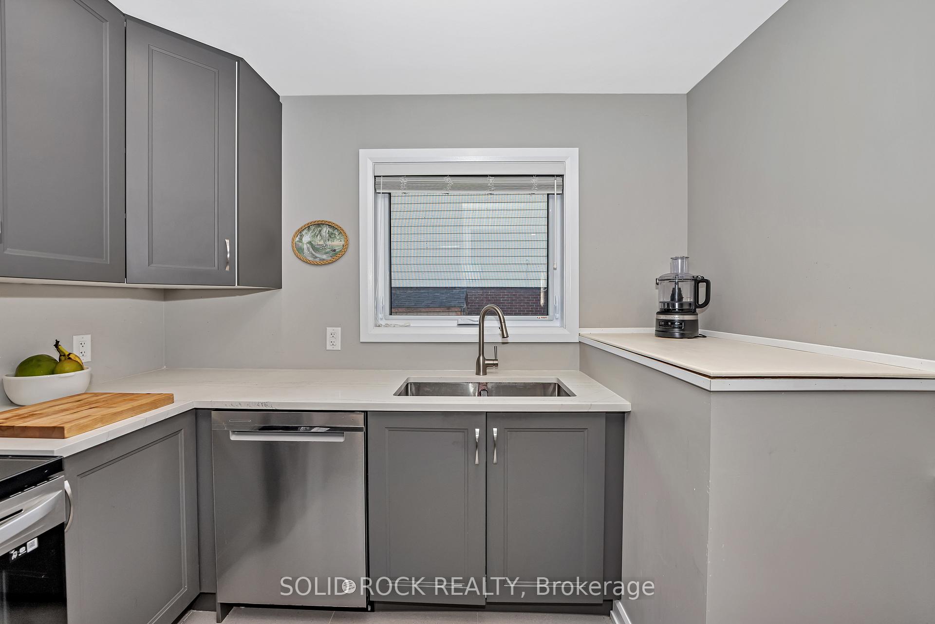 Photo 11 of 1229 Erindale Drive, Ottawa, Copeland Park — HOMEH