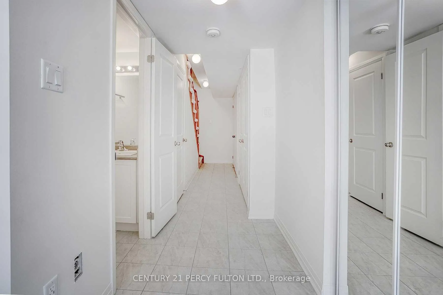Photo 3 of 253 Lord Elgin Lane, Clarington, Bowmanville — HOMEH