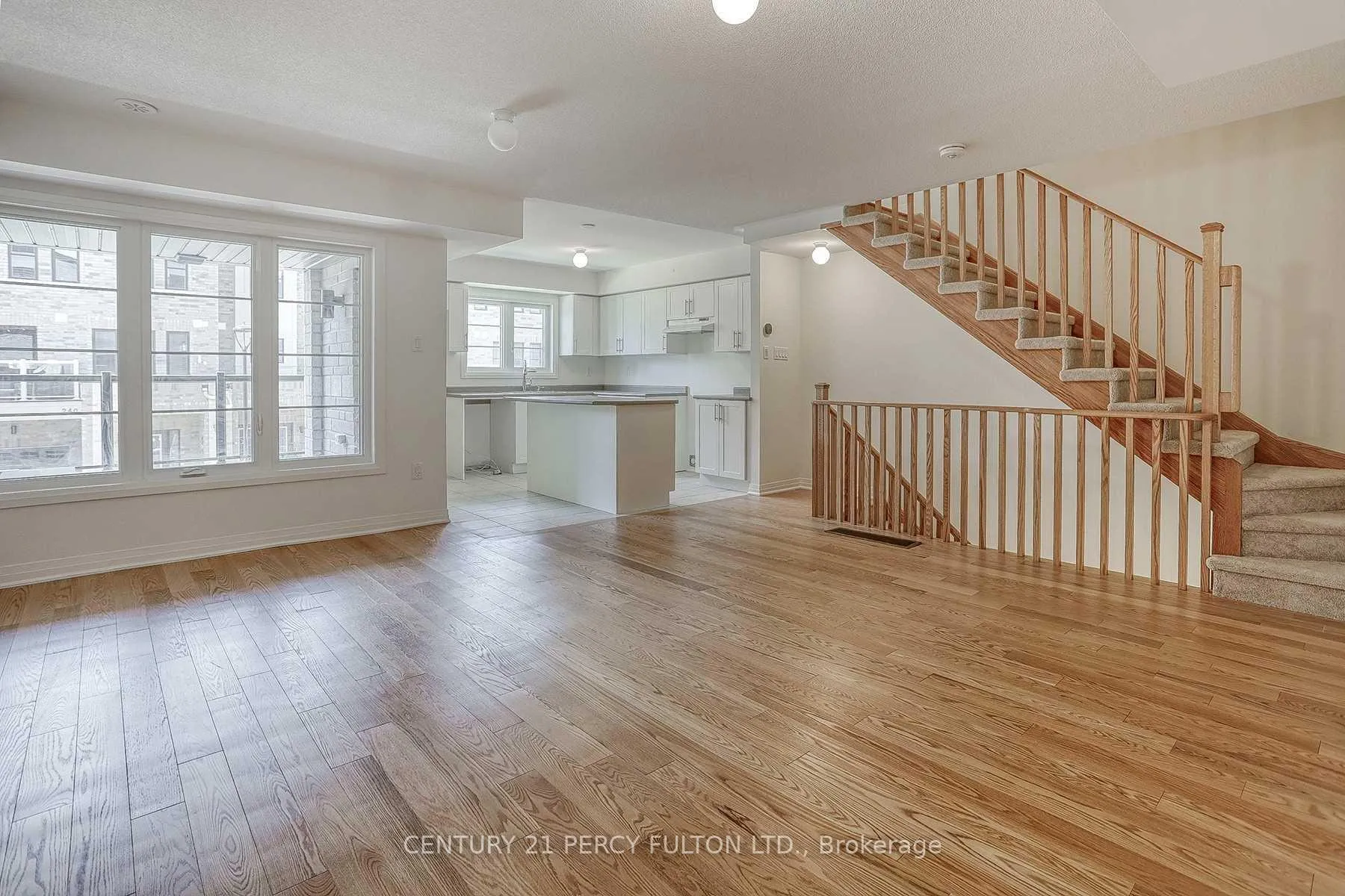Photo 8 of 253 Lord Elgin Lane, Clarington, Bowmanville — HOMEH