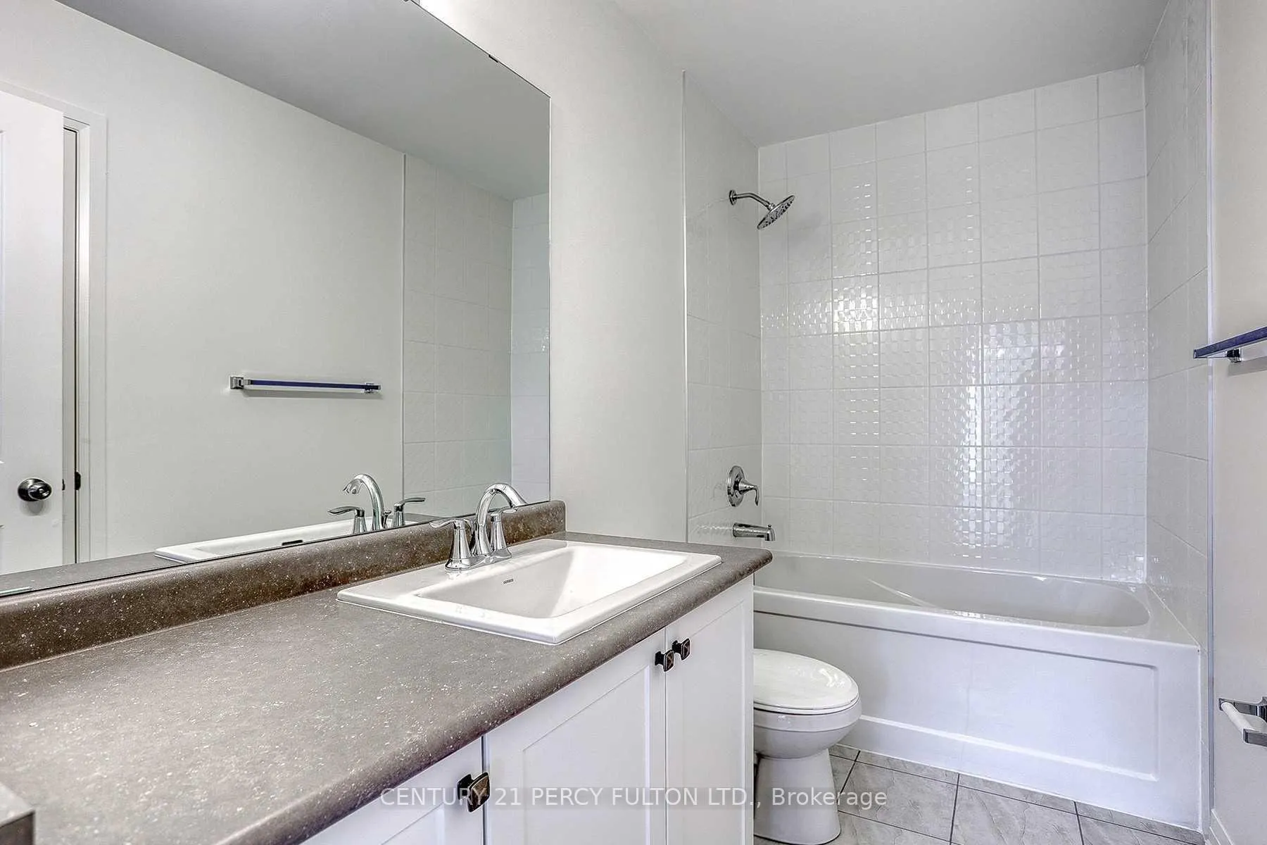 Photo 17 of 253 Lord Elgin Lane, Clarington, Bowmanville — HOMEH