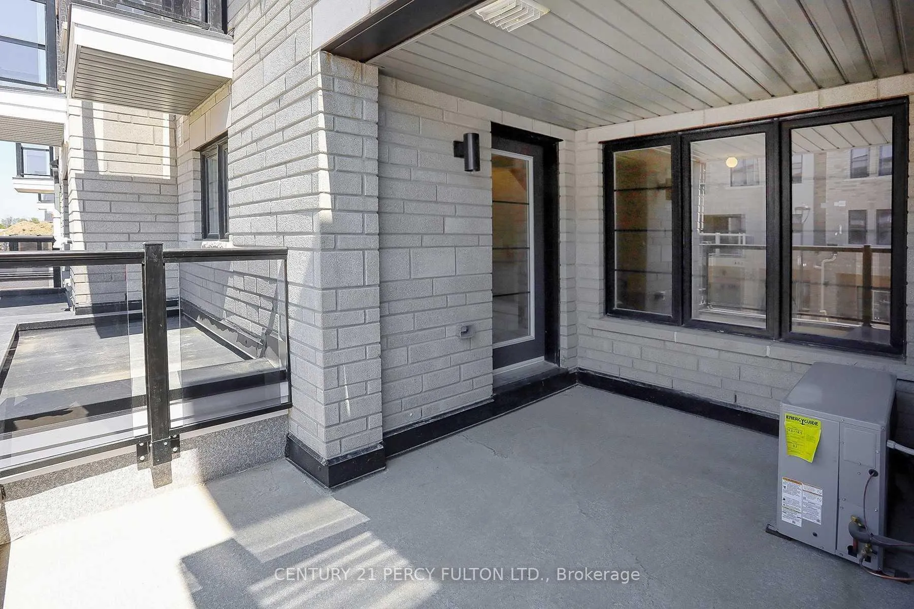 Photo 18 of 253 Lord Elgin Lane, Clarington, Bowmanville — HOMEH