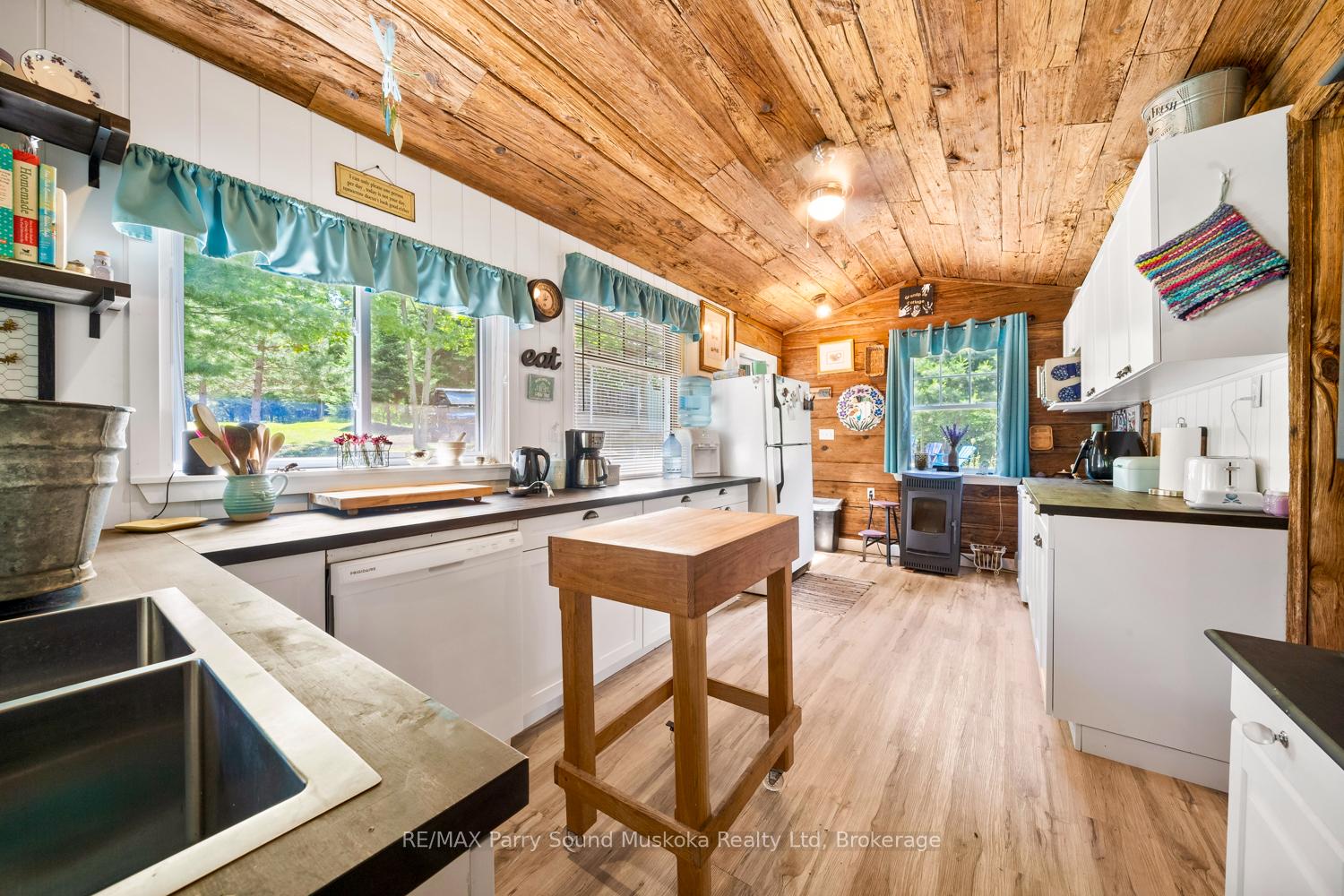 Photo 21 of 16C Magnet Road, Magnetawan, Ahmic Harbour — HOMEH