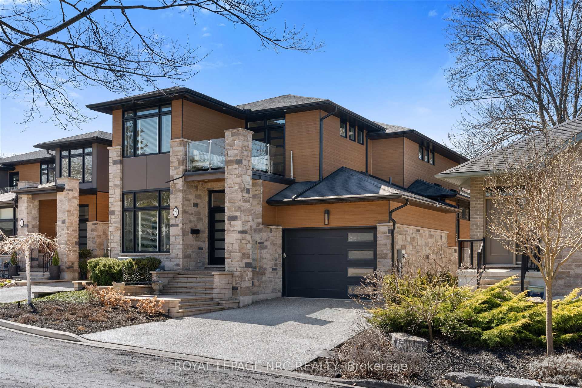 Photo 2 of 6 Rodman Hall Drive, St. Catharines, Western Hill — HOMEH