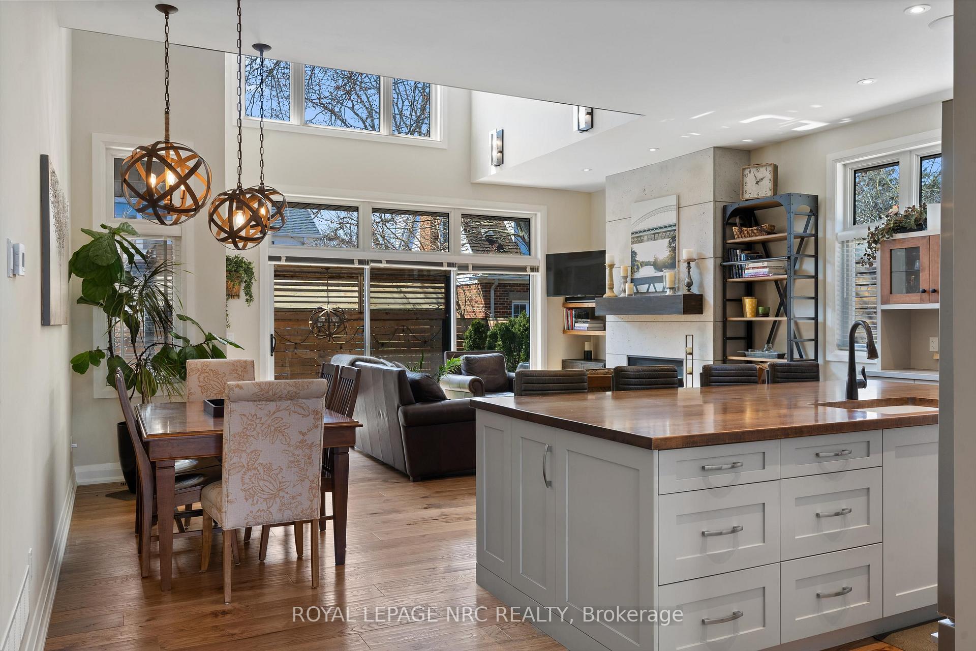 Photo 12 of 6 Rodman Hall Drive, St. Catharines, Western Hill — HOMEH