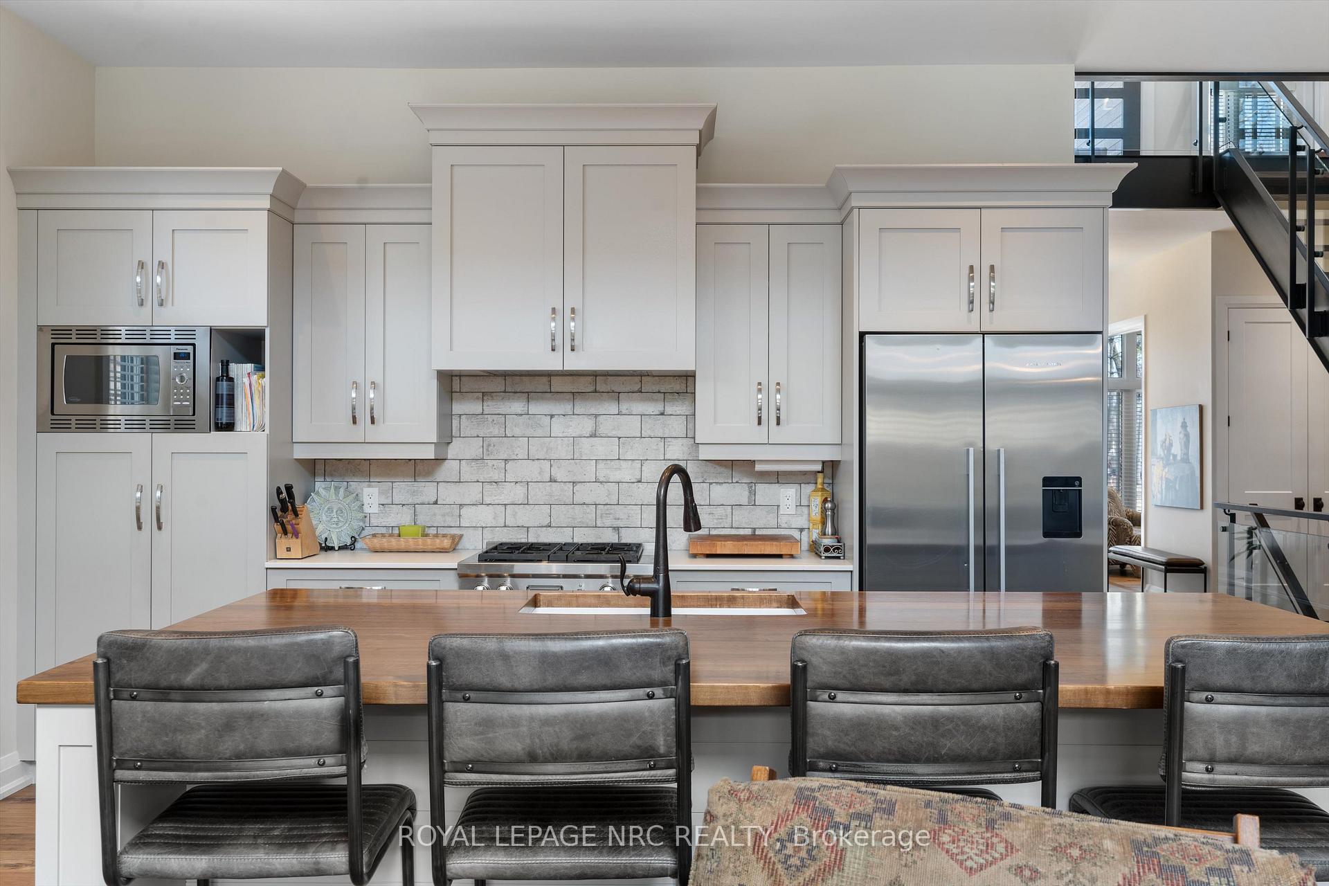 Photo 14 of 6 Rodman Hall Drive, St. Catharines, Western Hill — HOMEH