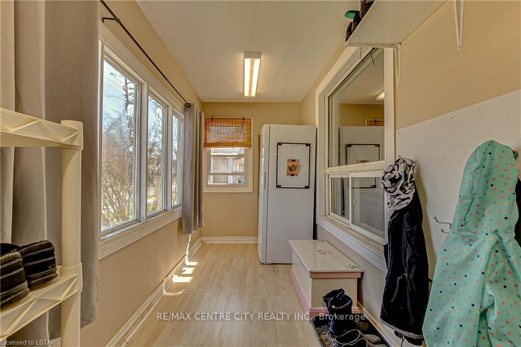 Photo 2 of 92 Hiawatha Street, St. Thomas — HOMEH