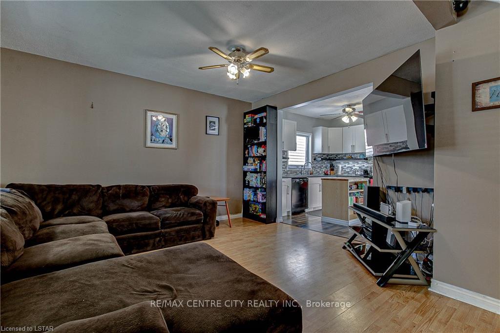 Photo 3 of 92 Hiawatha Street, St. Thomas — HOMEH