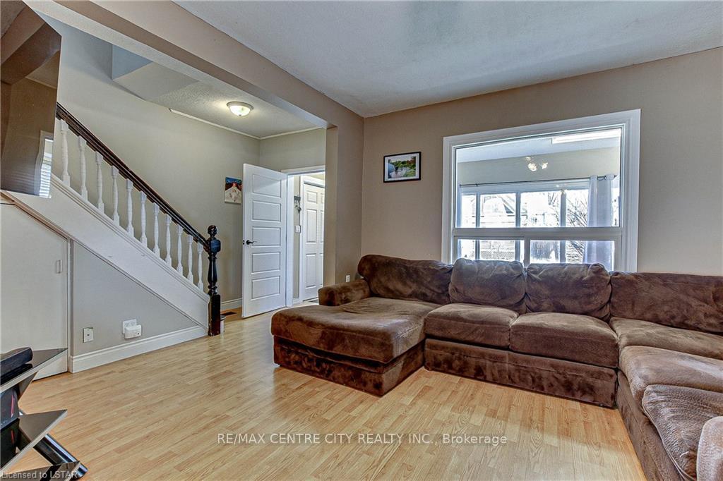 Photo 5 of 92 Hiawatha Street, St. Thomas — HOMEH