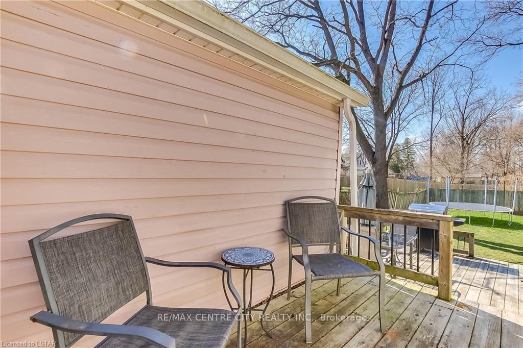 Photo 14 of 92 Hiawatha Street, St. Thomas — HOMEH
