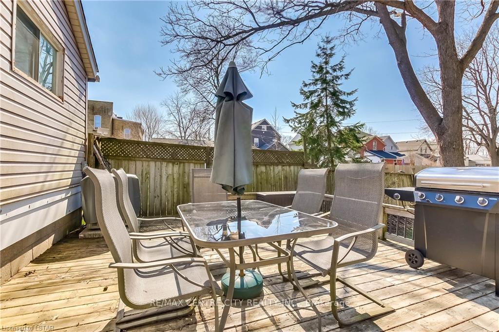 Photo 16 of 92 Hiawatha Street, St. Thomas — HOMEH