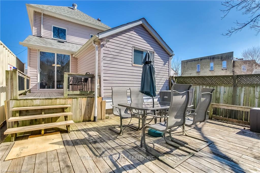 Photo 18 of 92 Hiawatha Street, St. Thomas — HOMEH