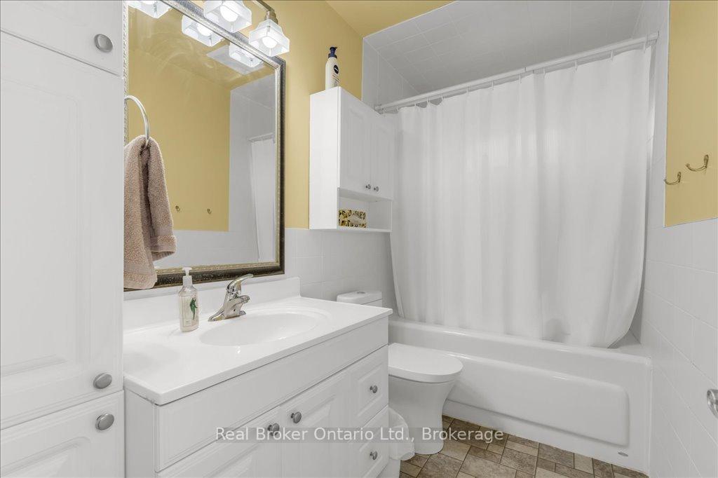 Photo 13 of 65 Cameo Avenue, Hamilton, Macassa — HOMEH