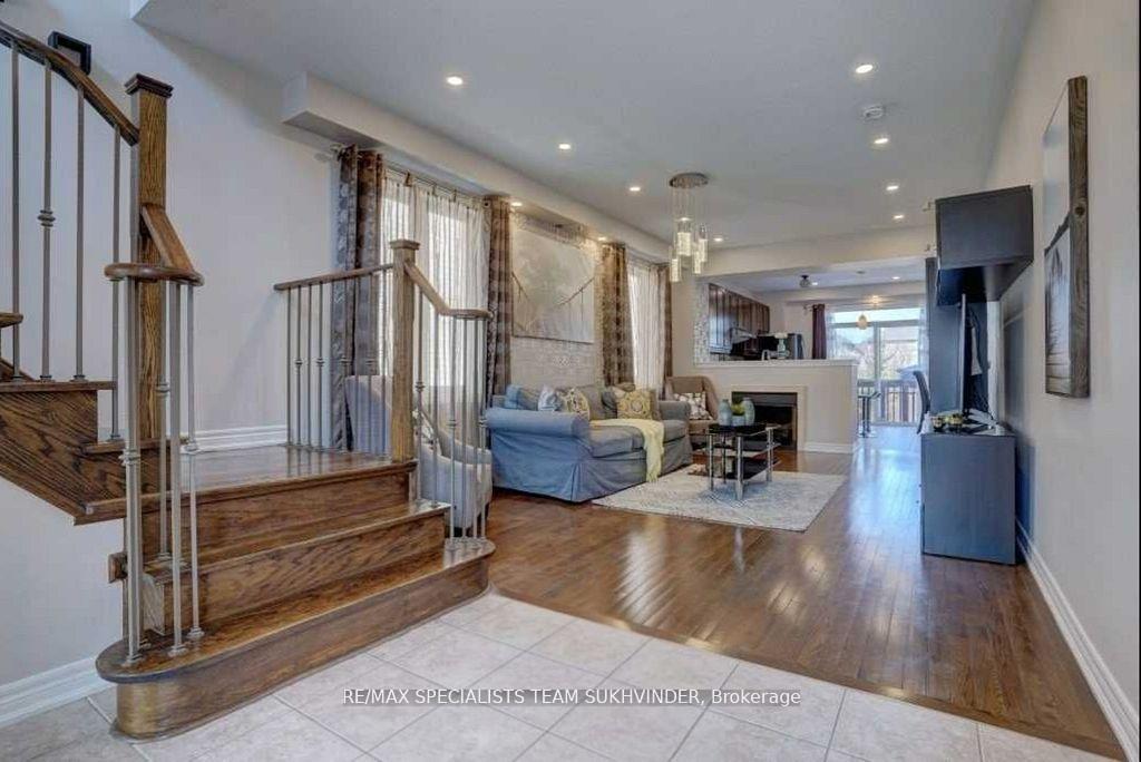 Photo 6 of Unit Upper, 62 Begonia Crescent, Brampton, Northwest Sandalwood Parkway — HOMEH