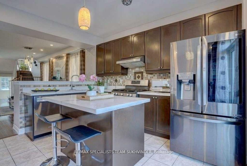Photo 5 of Unit Upper, 62 Begonia Crescent, Brampton, Northwest Sandalwood Parkway — HOMEH