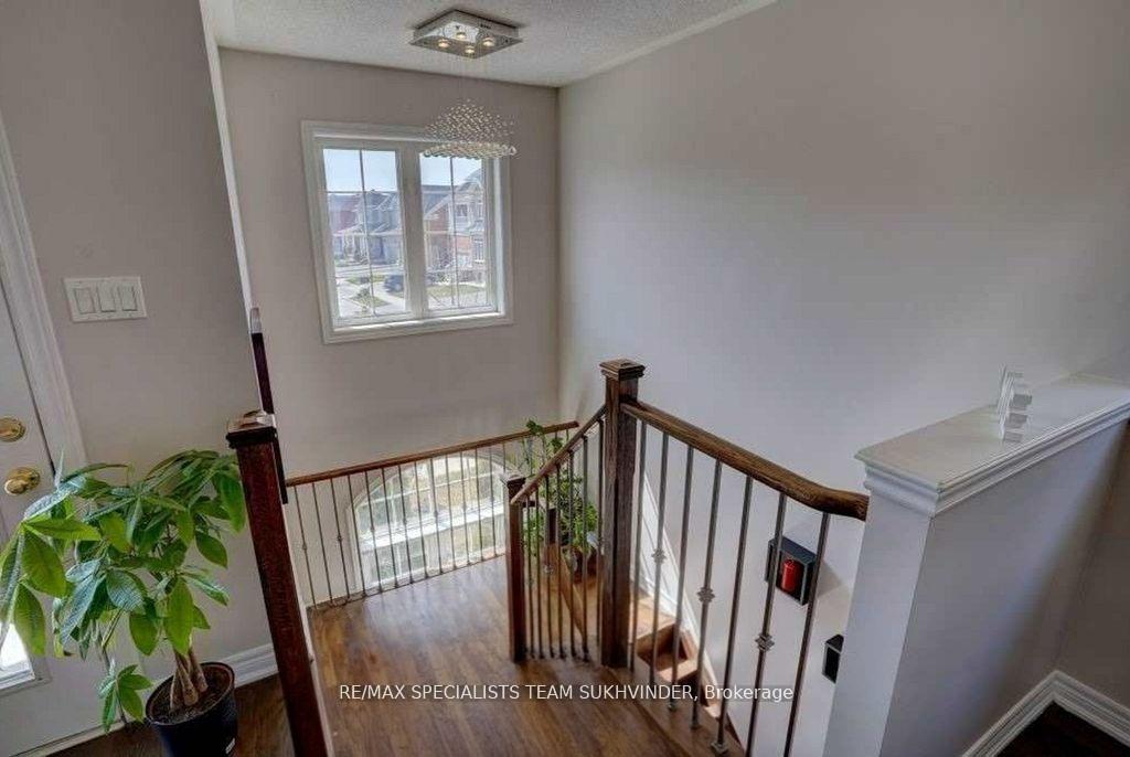 Photo 7 of Unit Upper, 62 Begonia Crescent, Brampton, Northwest Sandalwood Parkway — HOMEH