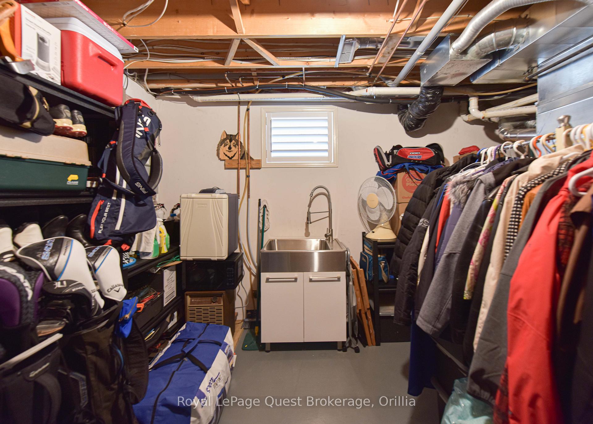 Photo 8 of 472 Ferndale Drive N, Barrie, Northwest — HOMEH
