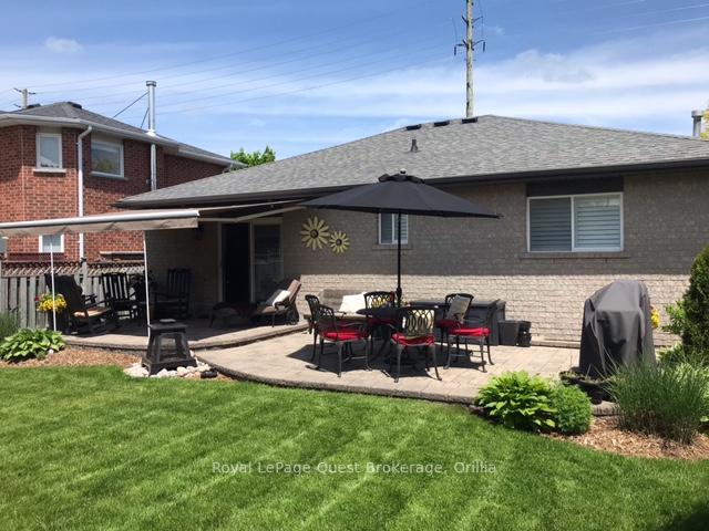 Photo 10 of 472 Ferndale Drive N, Barrie, Northwest — HOMEH