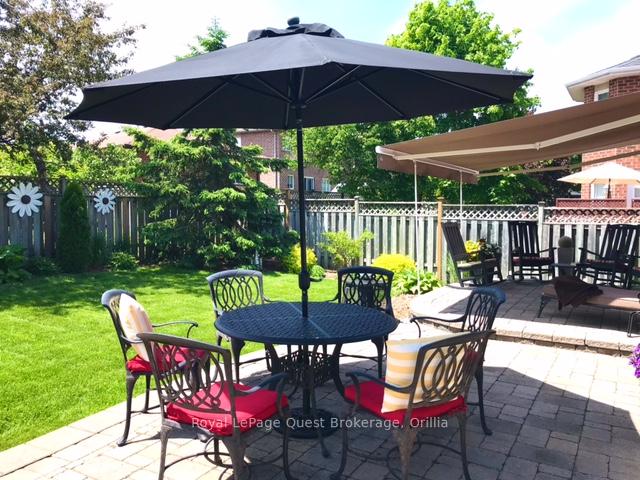 Photo 11 of 472 Ferndale Drive N, Barrie, Northwest — HOMEH