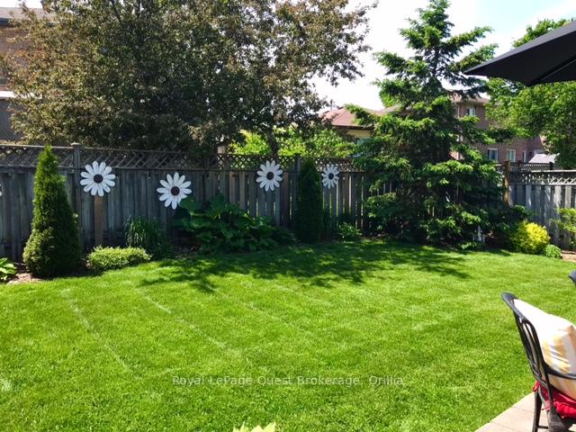Photo 12 of 472 Ferndale Drive N, Barrie, Northwest — HOMEH